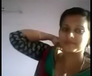 Desi teenager showing boobs..